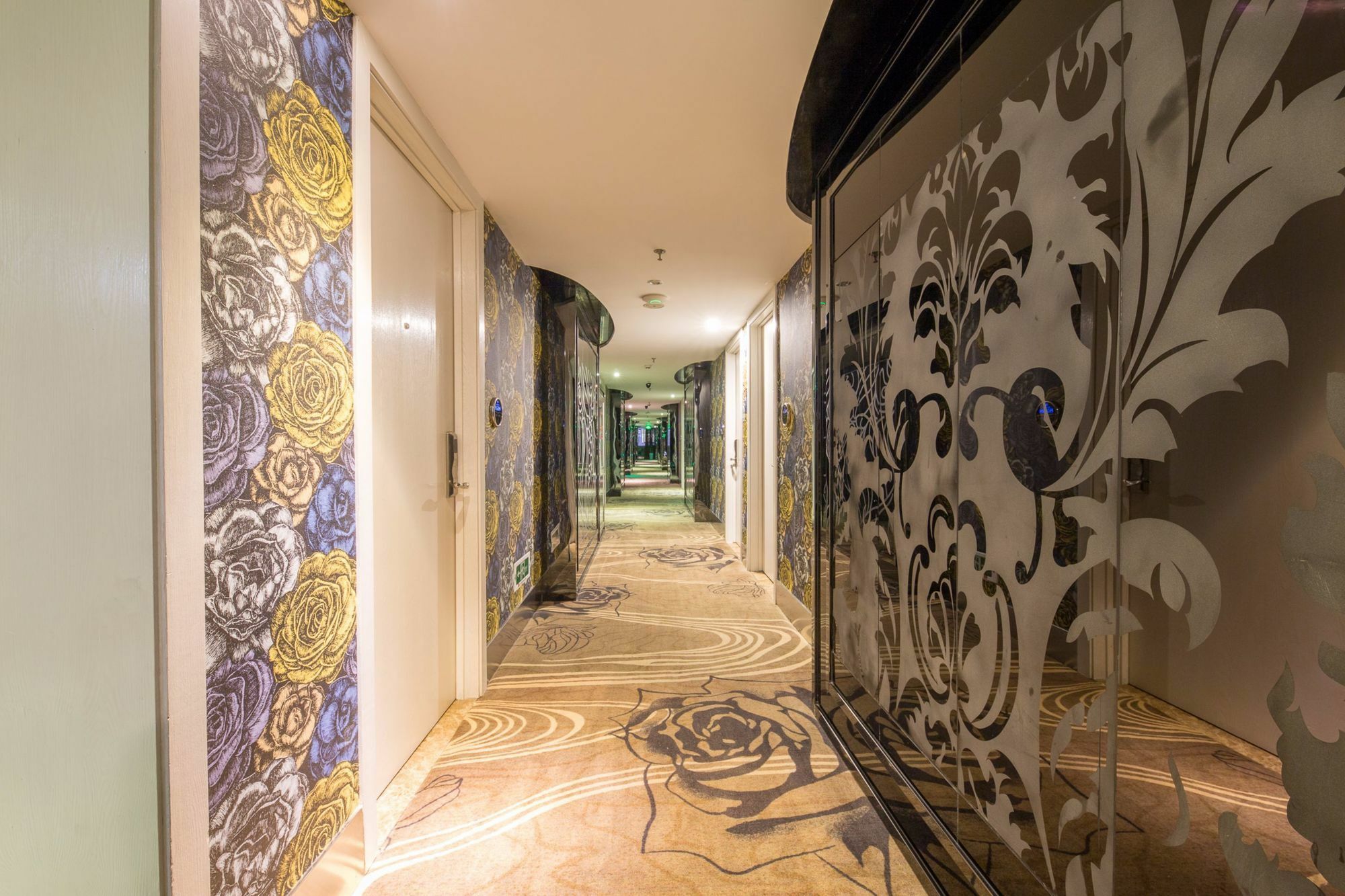 Lvgu Hotel Yiwu  Dış mekan fotoğraf